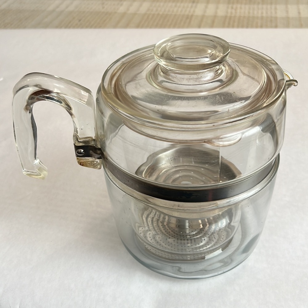 Vintage Pyrex 9 Cup Coffee Pot with Lid - Picture 3 of 10